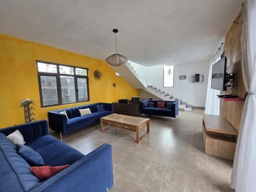 8 Bedroom House