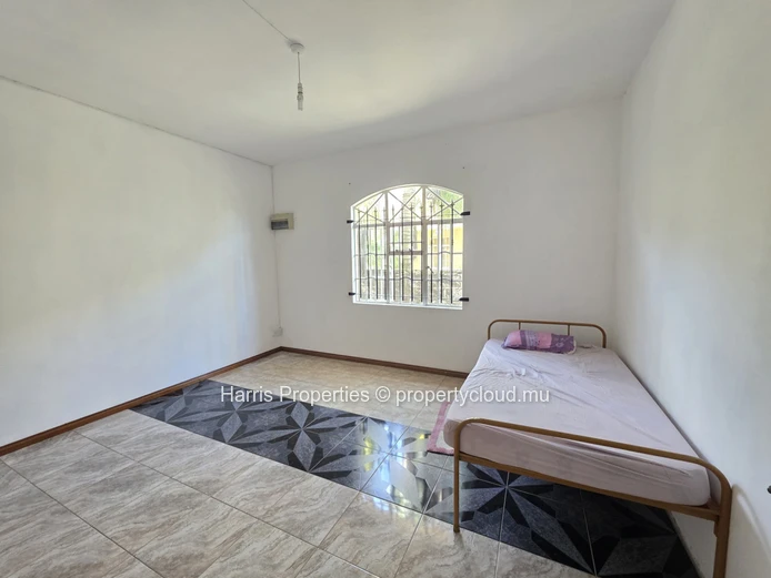 Spacieuse maison familiale à vendre à Fond du Sac – Emplacement de choix sur la route principale