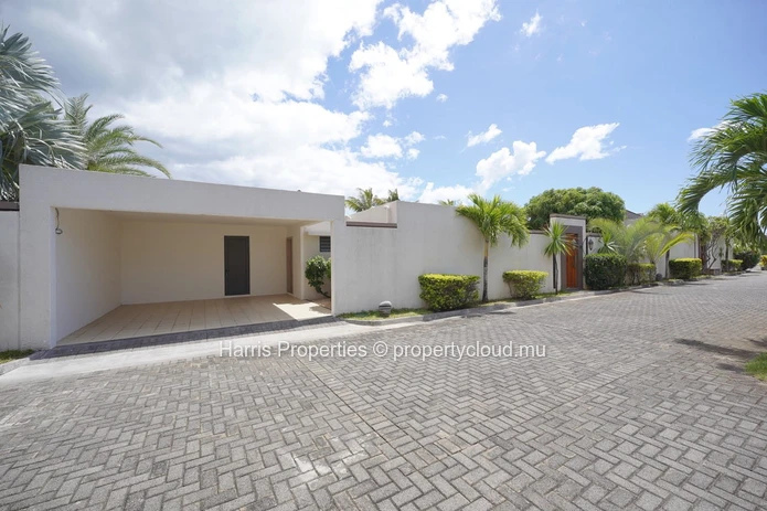 Exquisite RES villa for sale in a secure residential complex in the heart of Grand Baie