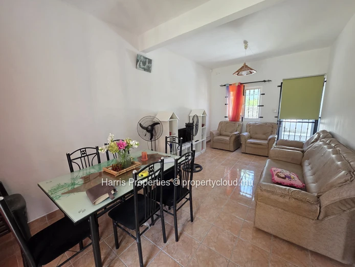 Triplex à vendre à Grand Gaube – Résidence sécurisée