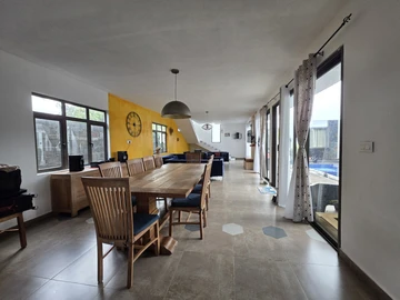 8 Bedroom House