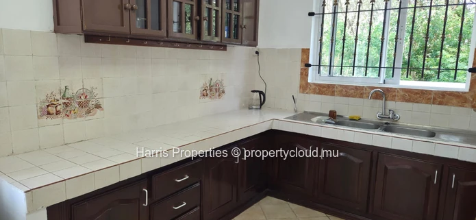 Beautiful Fully Renovated 3-Bedroom House for Rent – Péreybère