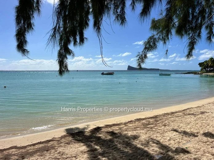 Exceptional Beachfront Land For Sale In Pereybere – Rare Investment Opportunity 