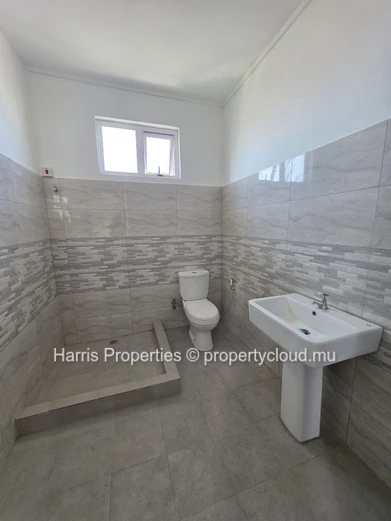 Elegant 3-Bedroom Apartment for Rent in Pereybère