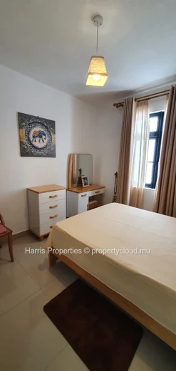 Modern & bright apartment on second floor for rent in Pereybere 