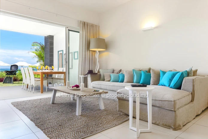 Stunning modern 1st floor apartment for rent in a beachfront residence, Cap Malheureux