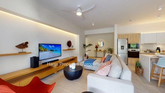 Luxurious apartment for sale on the ground floor with swimming pool and private garden