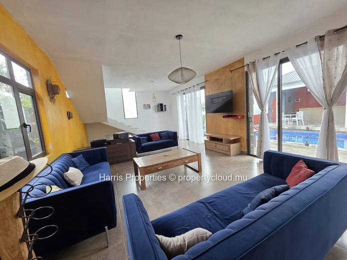Grande et magnifique maison de 6 chambres avec deux studios à vendre