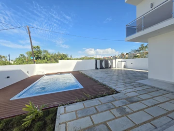 4 Bedroom Villa