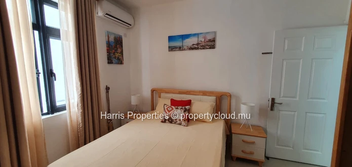 Modern & bright apartment on second floor for rent in Pereybere 