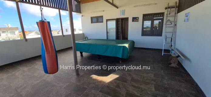 Beautiful individual villa for rent in Mon Choisy 