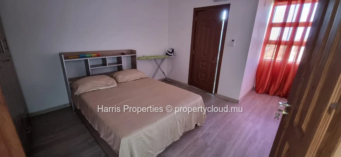 New modern duplex for rent in a secure residence with shared swimming pool in Pereybere