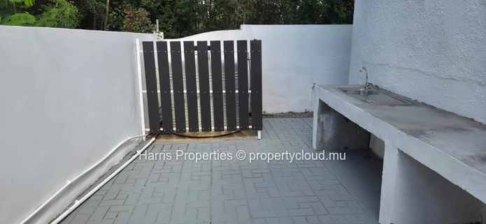 Beautiful Fully Renovated 3-Bedroom House for Rent – Péreybère