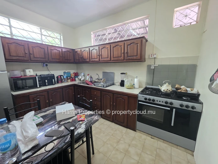 Bel appartement au rez-de-chaussée à louer à Bain Bœuf