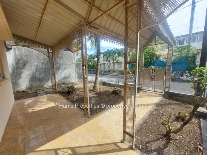 Individual NHDC house for rent in Mon Choisy 