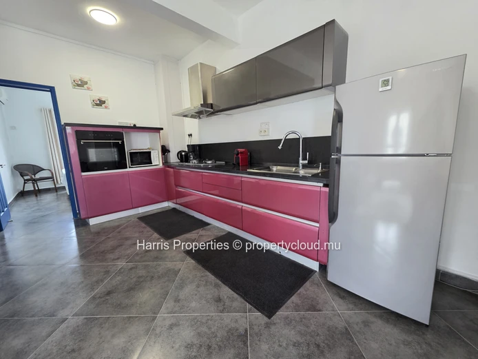Modern first floor apartment for rent in Pereybere