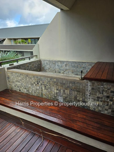 High-end RES penthouse for sale in a secure residential complex in Grand Baie 