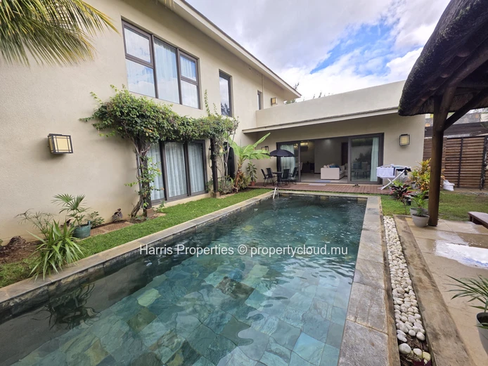 Cozy and luxurious villa for rent in a secure and calm residence in Pereybere 