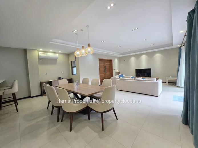 Cozy and luxurious villa for rent in a secure and calm residence in Pereybere 