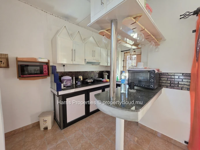 Triplex à vendre à Grand Gaube – Résidence sécurisée