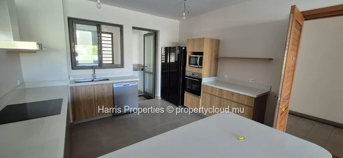 For sale apartments 300 meters from Trou aux Biches beach (Sole Mandate)