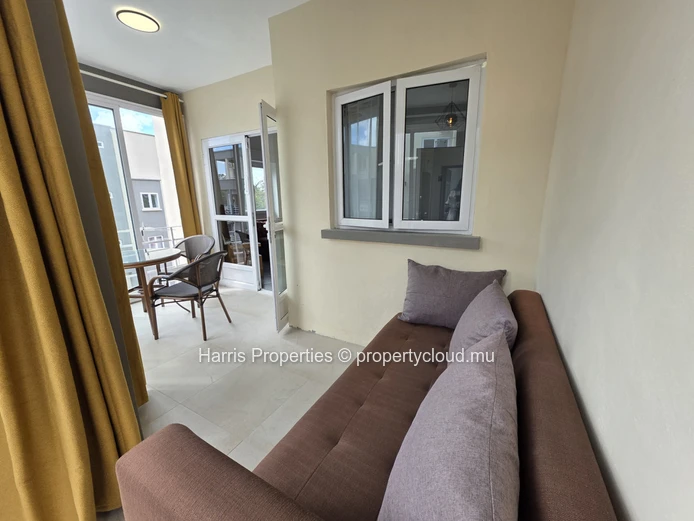 Modern first floor apartment for rent in Pereybere