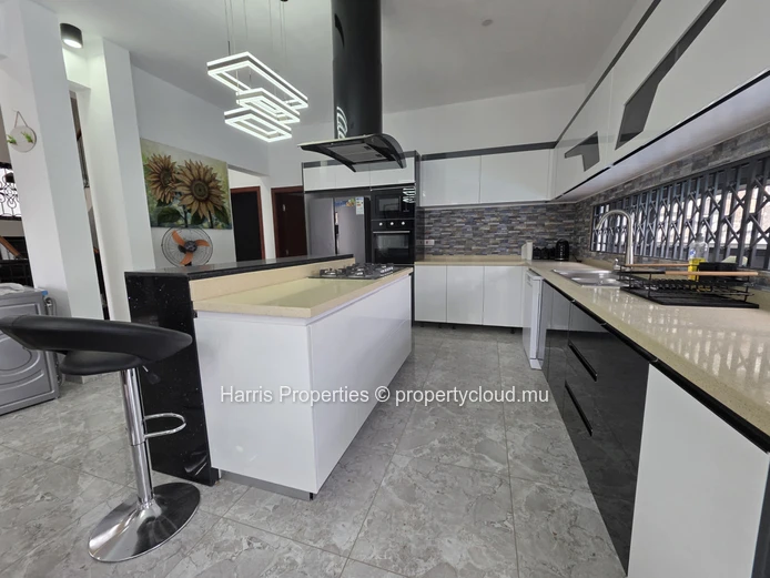 Villa moderne et luxueuse à vendre – Pereybere