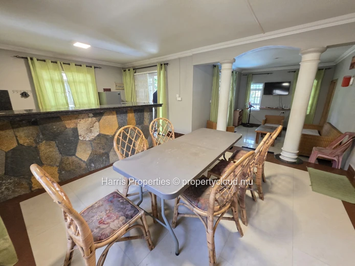 Magnifique appartement au rez-de-chaussée à louer à Mon Choisy