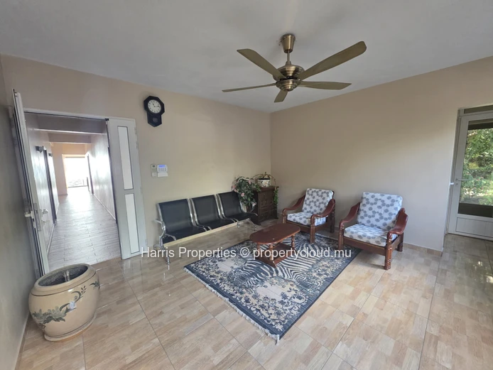 Beautiful rustic-style ground floor apartment for rent in Pointe aux Piments