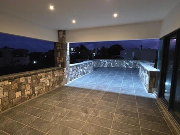 6 Bedroom Villa