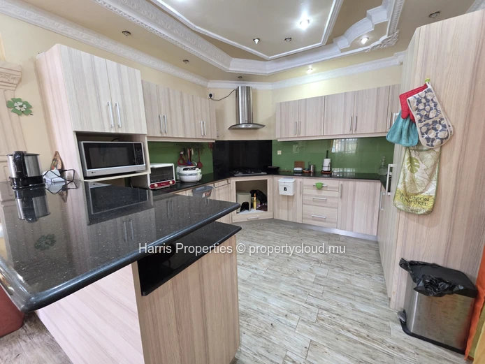 Spacious Individual House for Rent in Pereybere