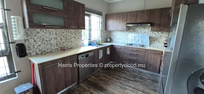 Beautiful individual villa for rent in Mon Choisy 
