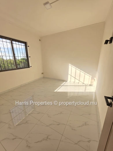 Duplex individuel neuf à vendre à Grand Baie