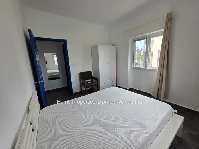Modern first floor apartment for rent in Pereybere