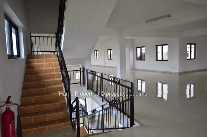 Commercial space for rent in Khoyratty