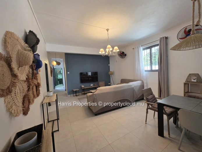 Magnificent Ground Floor Apartment for Rent in a Secure Residence, Pereybere