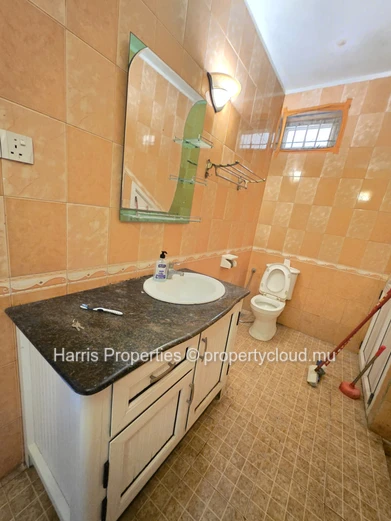 Magnifique appartement au rez-de-chaussée à louer à Mon Choisy