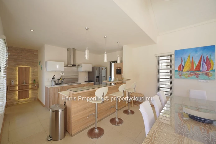 Exquisite RES villa for sale in a secure residential complex in the heart of Grand Baie