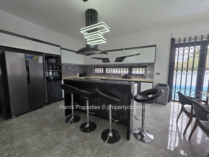 Villa moderne et luxueuse à vendre – Pereybere