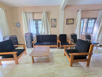 5 Bedroom House