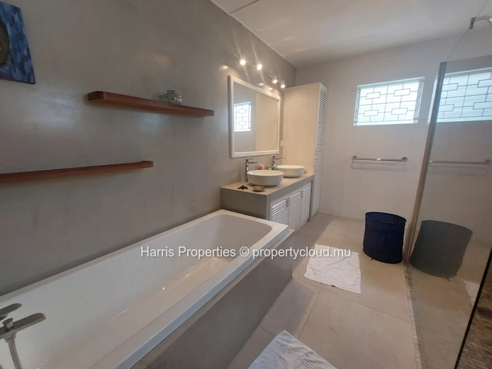 Large and beautiful Creole house ideally located in Péreybère for your vacation