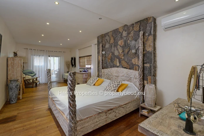 Magnifique villa RES de style balinais à vendre dans un complexe résidentiel sécurisé à Grand Baie