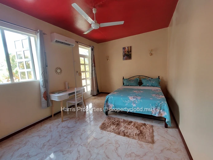 Charming Individual House for Rent in a Secure Residential Complex in Pereybere