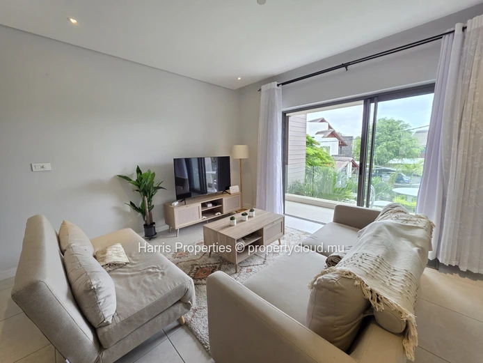 Stunning first-floor apartment for rent in a high-end residence in Pereybere