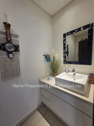 Magnifique duplex à vendre dans le prestigieux centre commercial La Croisette