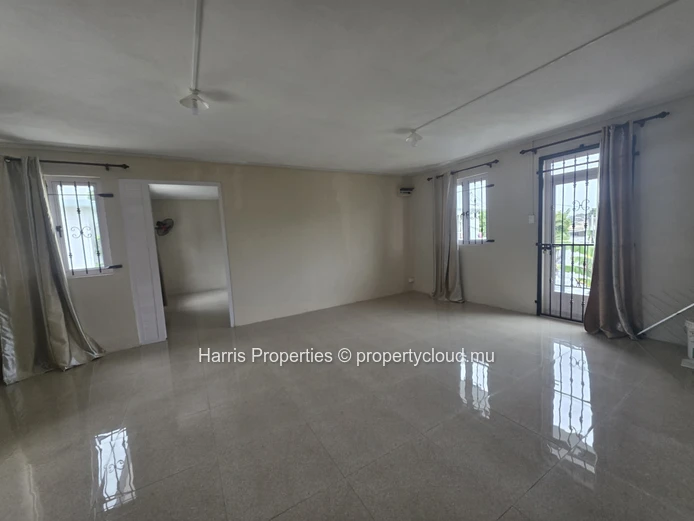 Grande maison individuelle à vendre dans un quartier sécurisé – Plaine des Papayes