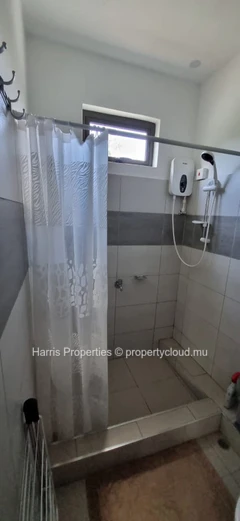 New modern duplex for rent in a secure residence with shared swimming pool in Pereybere