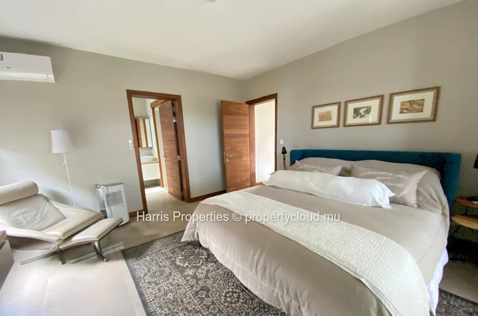 Exquisite high end villa for sale in Pereybere