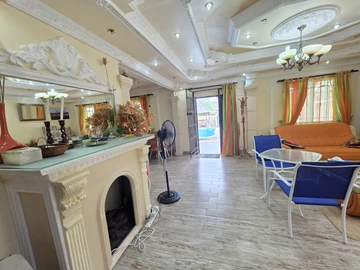 5 Bedroom House