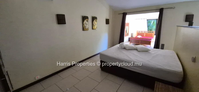 For sale furnished villa with independent studio in Péreybère (Sole Mandate)